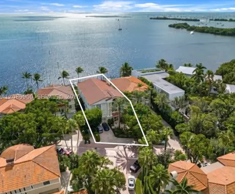 3530 Bayshore Villas Dr, Miami, FL 33133