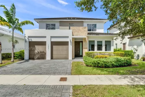 15071 SW 176th St, Miami, FL 33187