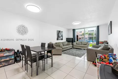 319 NE 14th Ave #106, Hallandale Beach, FL 33009