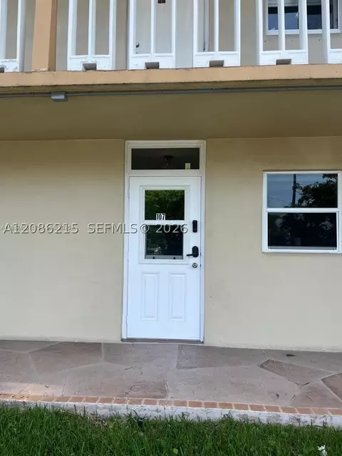 620 NE 12th Ave #107, Hallandale Beach, FL 33009