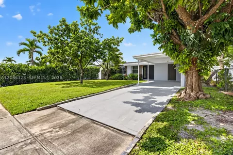 5317 NE 5th Ave, Oakland Park, FL 33334