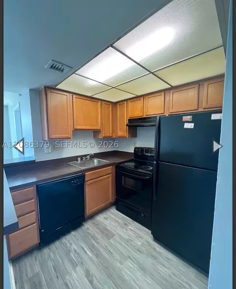 706 Executive Center Dr #34, West Palm Beach, FL 33401