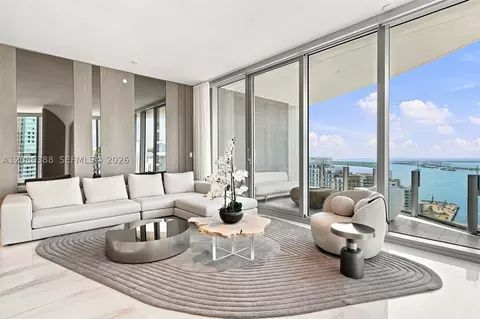 300 Biscayne Blvd Way #3807, Miami, FL 33131
