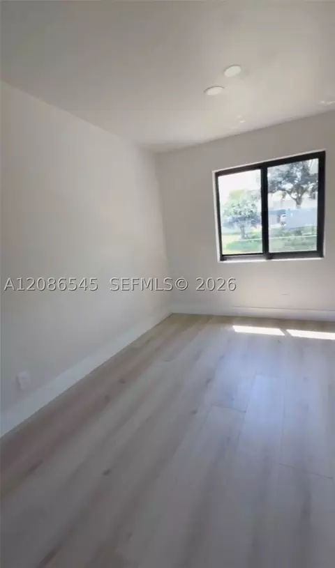 5010 NW 22nd St, Lauderhill, FL 33313