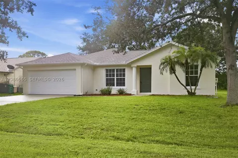 1668 SE Nancy Ln, Port Saint Lucie, FL 34983