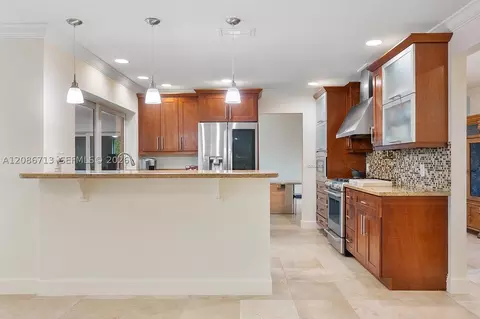 Kitchen - 7111 Bamboo St, Miami Lakes, FL 33014 photo 2 of 4