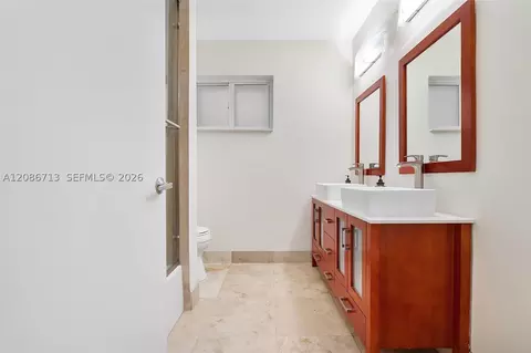 Bath - 7111 Bamboo St, Miami Lakes, FL 33014 photo 4 of 4