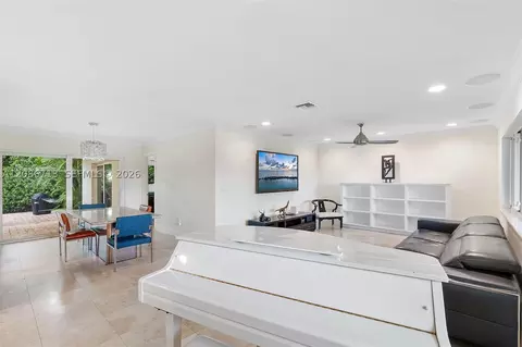 Living - 7111 Bamboo St, Miami Lakes, FL 33014 photo 3 of 3