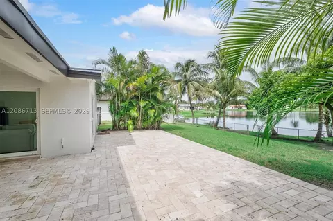 Exterior - 7111 Bamboo St, Miami Lakes, FL 33014 photo 3 of 5