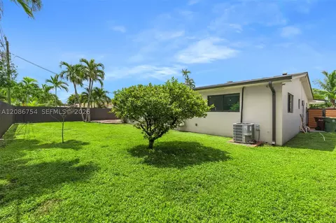 Exterior - 8253 W 14th Ct, Hialeah, FL 33014 photo 4 of 4