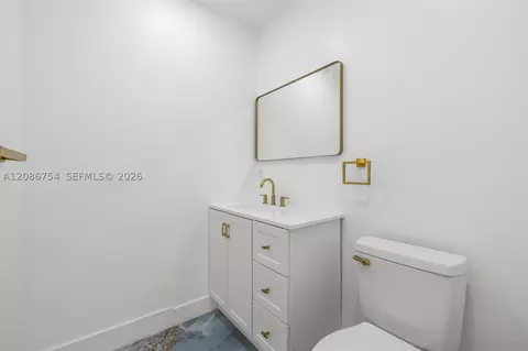 Bath - 8253 W 14th Ct, Hialeah, FL 33014 photo 4 of 5