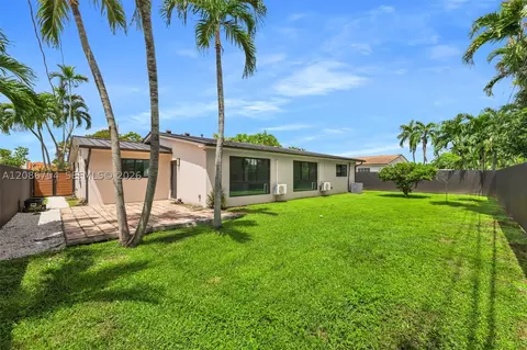 Exterior - 8253 W 14th Ct, Hialeah, FL 33014 photo 1 of 4