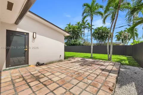 Exterior - 8253 W 14th Ct, Hialeah, FL 33014 photo 3 of 4