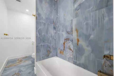 Bath - 8253 W 14th Ct, Hialeah, FL 33014 photo 2 of 5