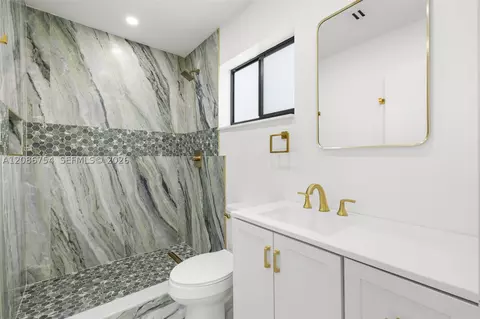 Bath - 8253 W 14th Ct, Hialeah, FL 33014 photo 1 of 5
