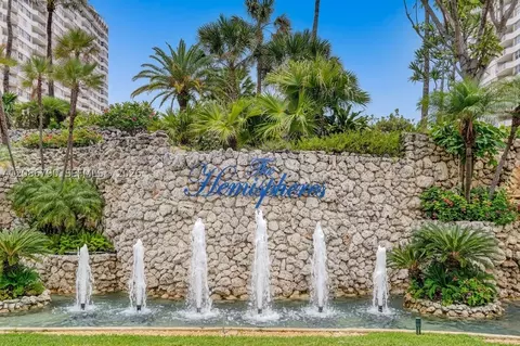 1950 S Ocean Dr #LE, Hallandale Beach, FL 33009