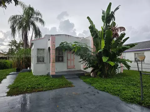 1424 W 34th St, Riviera Beach, FL 33404