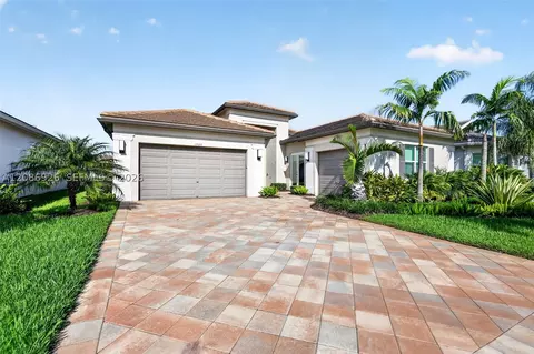 12046 SW Laguna Bay Pkwy, Port Saint Lucie, FL 34987
