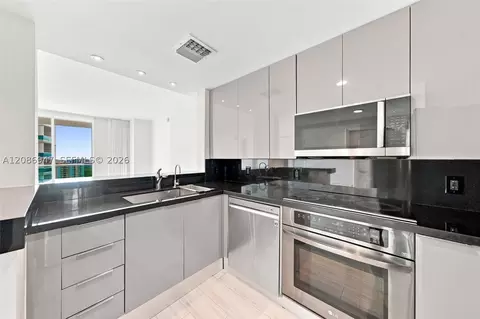 2101 Brickell Ave #3107, Miami, FL 33129