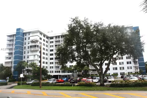 4200 Hillcrest Dr #618, Hollywood, FL 33021