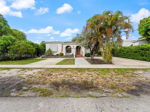Exterior - 5440 E 7th Ave, Hialeah, FL 33013 photo 13 of 17