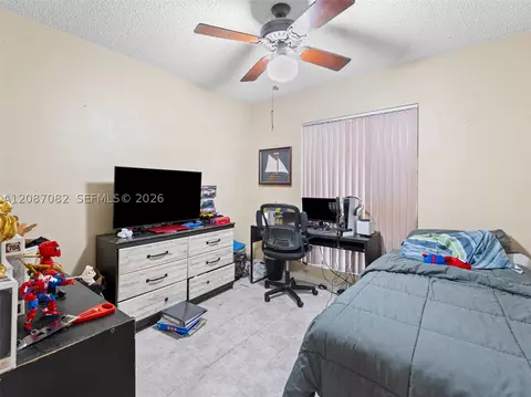 Bedroom - 5440 E 7th Ave, Hialeah, FL 33013 photo 1 of 4