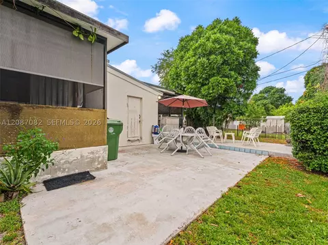 Exterior - 5440 E 7th Ave, Hialeah, FL 33013 photo 6 of 17
