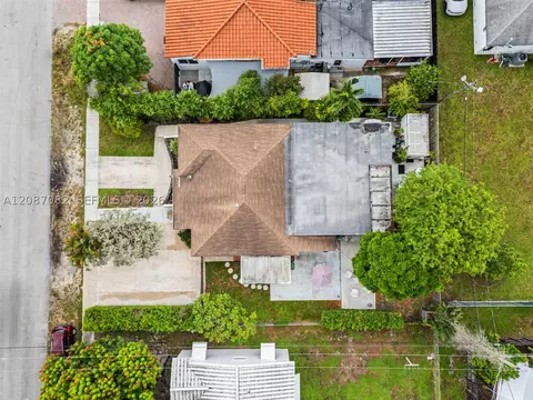 View/Area - 5440 E 7th Ave, Hialeah, FL 33013 photo 2 of 5