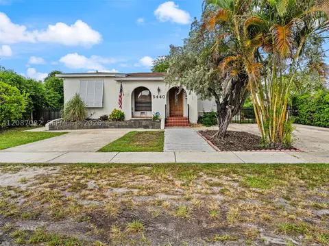 Exterior - 5440 E 7th Ave, Hialeah, FL 33013 photo 14 of 17