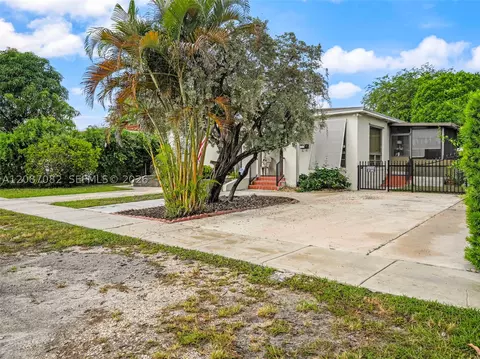 Exterior - 5440 E 7th Ave, Hialeah, FL 33013 photo 16 of 17