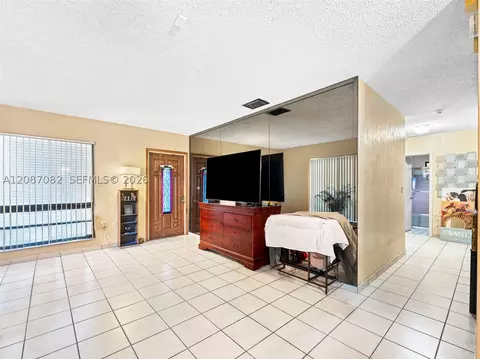 Living - 5440 E 7th Ave, Hialeah, FL 33013 photo 2 of 4