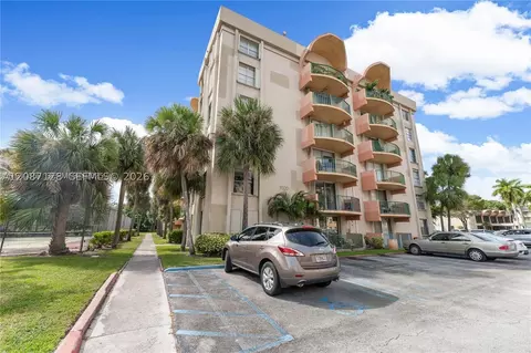 9310 Fontainebleau Blvd #606, Miami, FL 33172