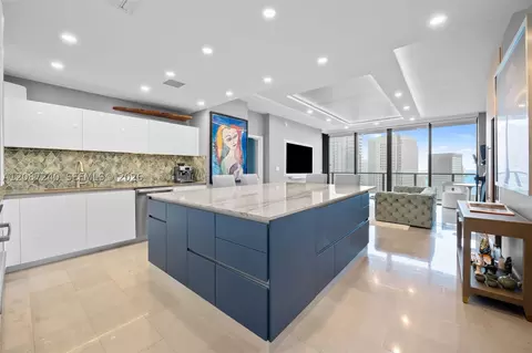 88 SW 7th St #3107, Miami, FL 33130
