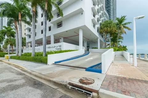 725 NE 22nd St #8E, Miami, FL 33137