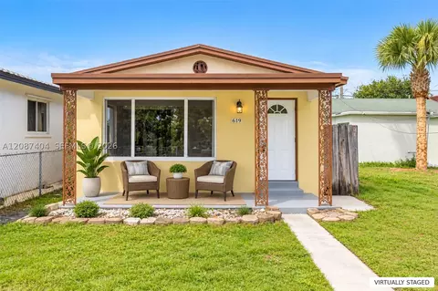 619 N D St, Lake Worth, FL 33460