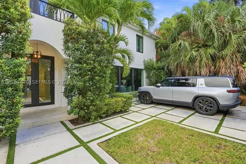 2225 Meridian Ave, Miami Beach, FL 33139