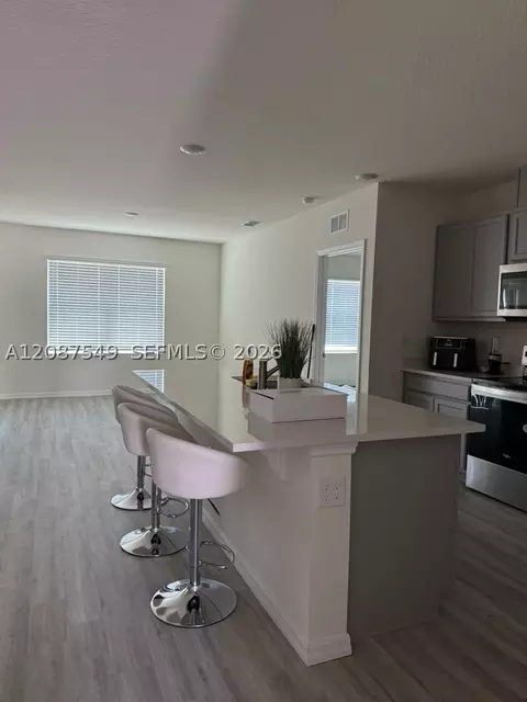 Kitchen - 304 Corso Loop, Winter Haven, FL 33884 photo 2 of 2