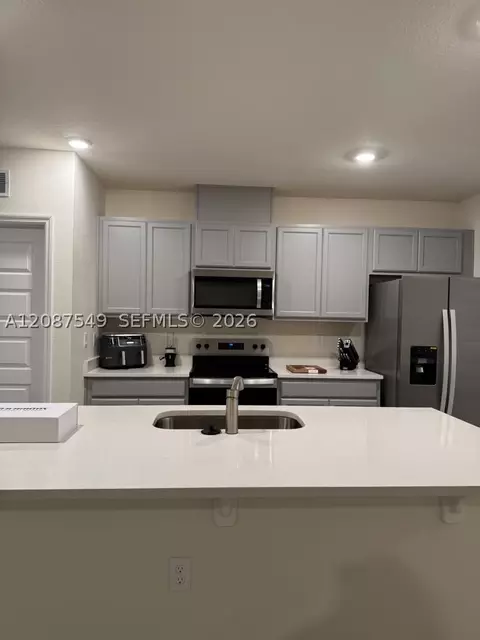 Kitchen - 304 Corso Loop, Winter Haven, FL 33884 photo 1 of 2