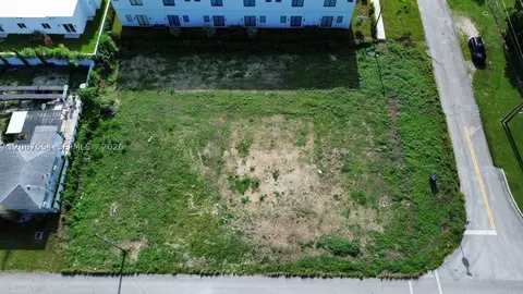 215 NW 3rd Ave, Florida City, FL 33034
