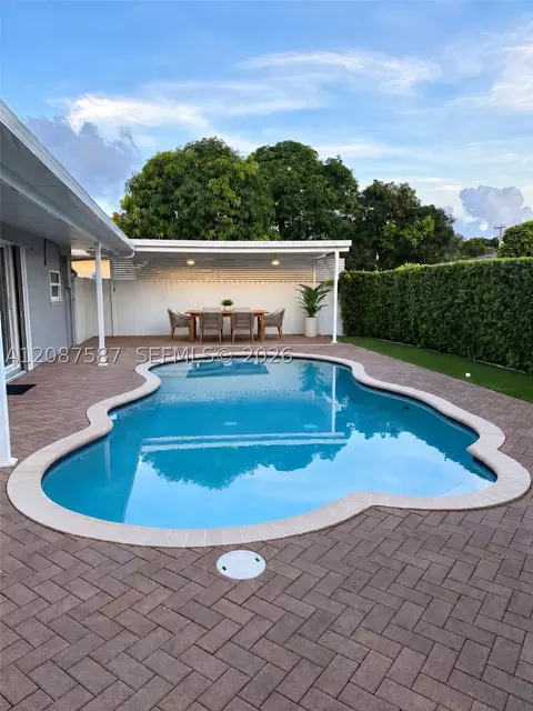 7730 NW 42nd St, Hollywood, FL 33024