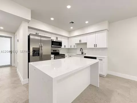 Kitchen - 7164 W 3rd Ave, Hialeah, FL 33014 photo 1 of 4