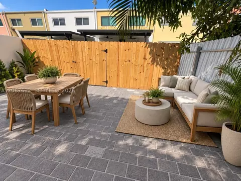 Exterior - 7164 W 3rd Ave, Hialeah, FL 33014 photo 2 of 2