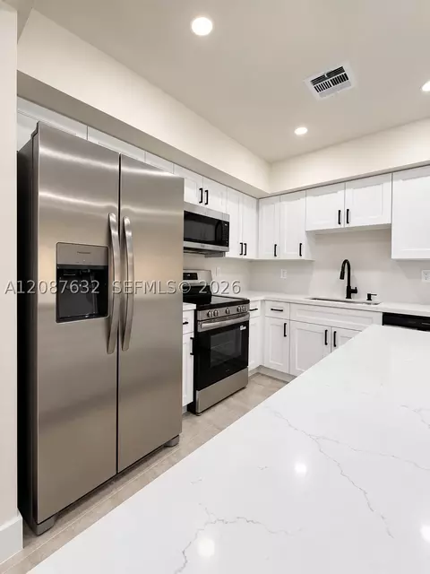 Kitchen - 7164 W 3rd Ave, Hialeah, FL 33014 photo 4 of 4