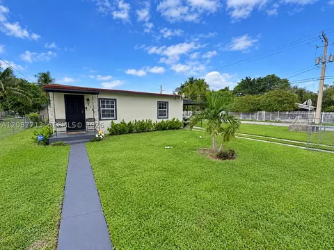2101 NW 87th St, Miami, FL 33147