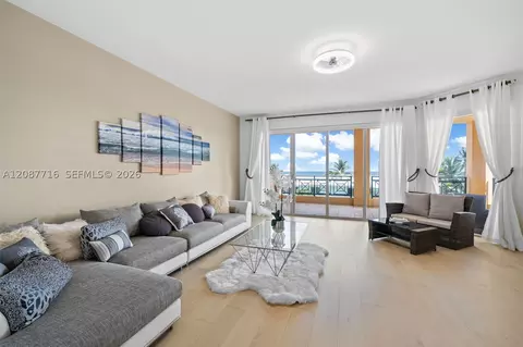 3415 N Ocean Dr #204, Hollywood, FL 33019