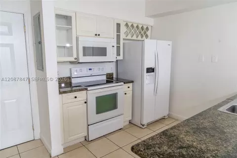 1 Glen Royal Pkwy #809, Miami, FL 33125