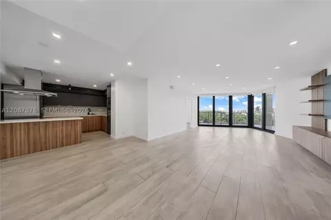 1000 Quayside Ter #903, Miami, FL 33138