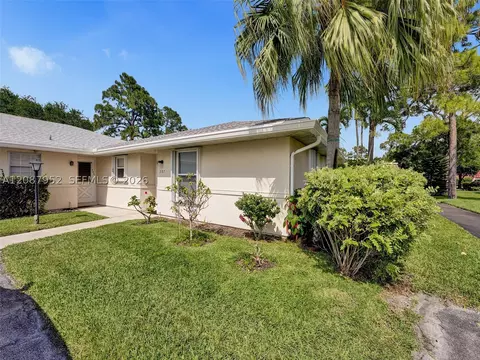 207 Cape Cod Cir #207, Lake Worth, FL 33467