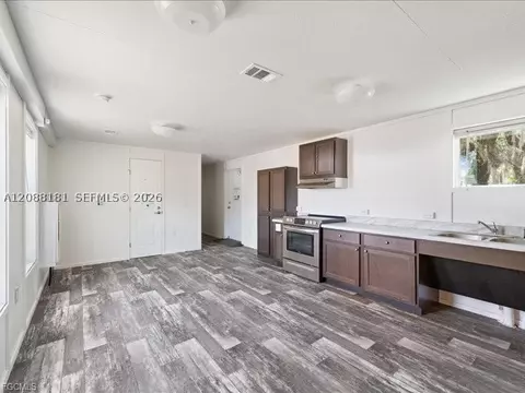 1038 Canopy Ln, Moore Haven, FL 33471 photo 9