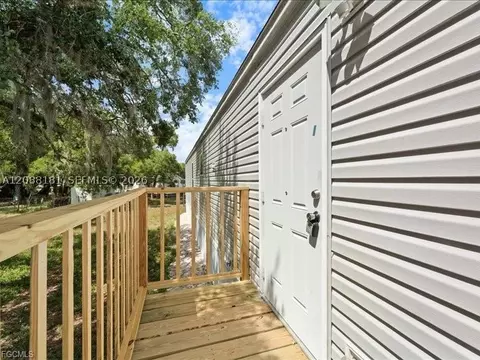 1038 Canopy Ln, Moore Haven, FL 33471 photo 4
